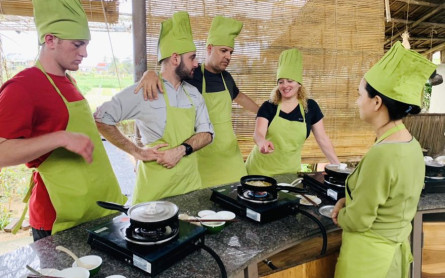 Tra Que Vegetable Village Cooking Class And Local Market Tour